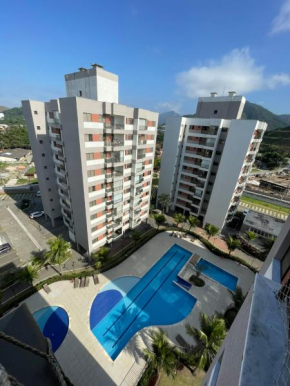 Apartamento no sétimo andar com piscina e garagem